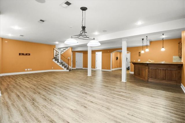 713 NE DICK HOWSER Court, Lee's Summit, MO 64064