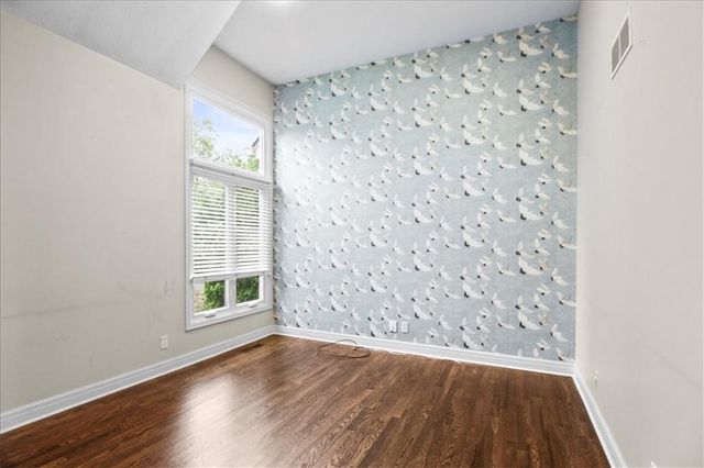 713 NE DICK HOWSER Court, Lee's Summit, MO 64064