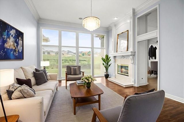 713 NE DICK HOWSER Court, Lee's Summit, MO 64064