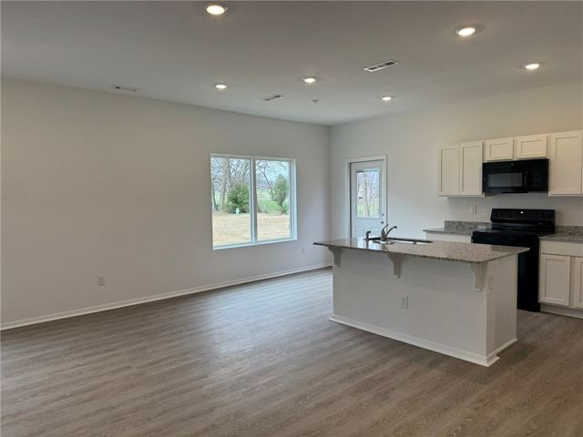 2809B N Denver Street, Siloam Springs, AR 72761