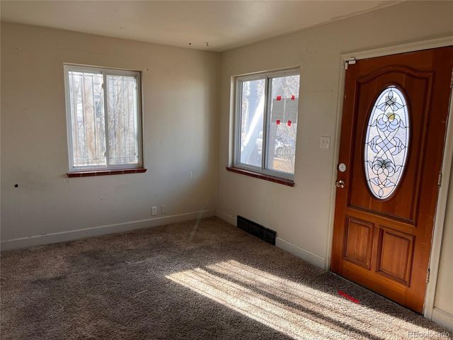 930 Nome Street, Aurora, CO 80010