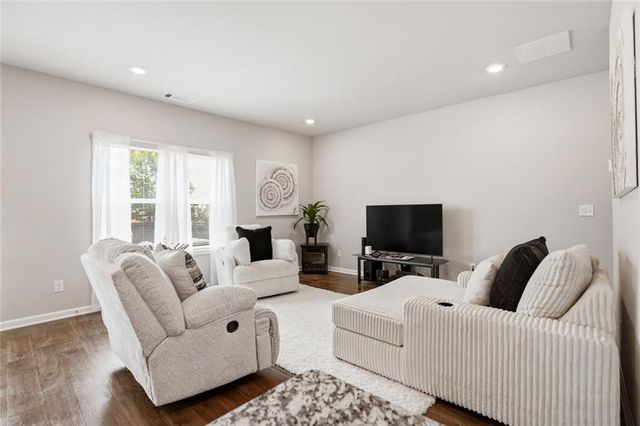 153 Auburn Crossing Drive, Auburn, GA 30011