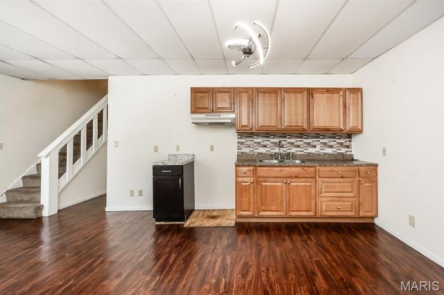 201 S 10th Street, Belleville, IL 62220