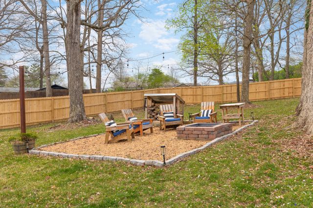 714 Eastland Ln, Lebanon, TN 37090