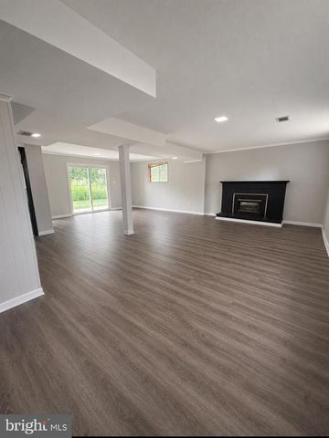 6003 JOYCE DR, Temple Hills, MD 20748