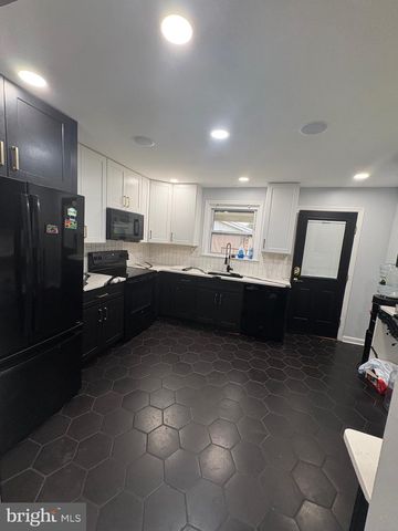 6003 JOYCE DR, Temple Hills, MD 20748
