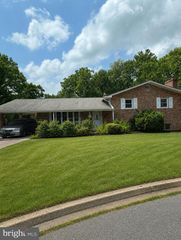 6003 JOYCE DR, Temple Hills, MD 20748