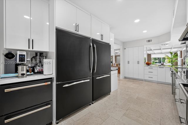 6750 SW 74th St, South Miami, FL 33143