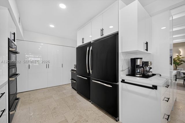 6750 SW 74th St, South Miami, FL 33143