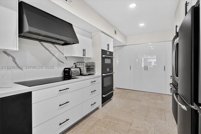 6750 SW 74th St, South Miami, FL 33143