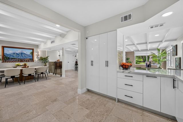 6750 SW 74th St, South Miami, FL 33143