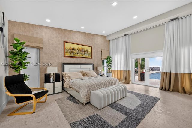 6750 SW 74th St, South Miami, FL 33143