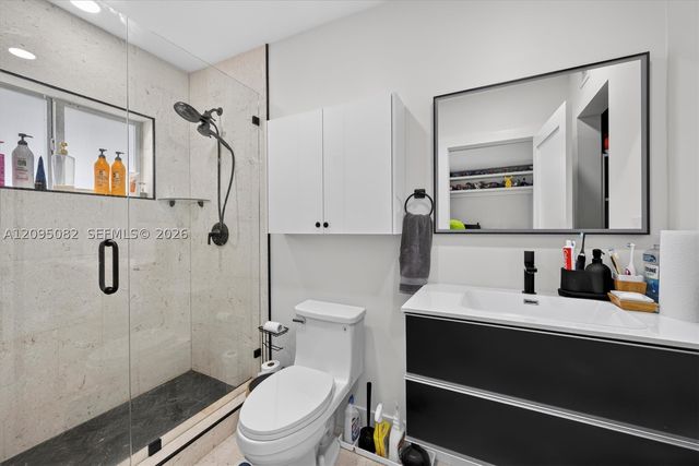 6750 SW 74th St, South Miami, FL 33143