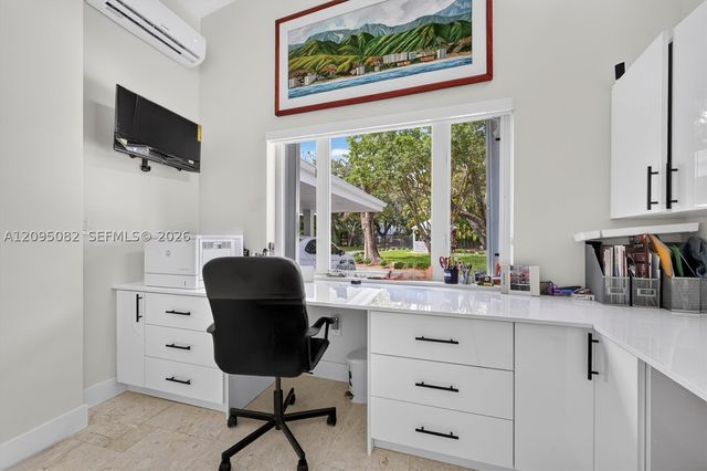 6750 SW 74th St, South Miami, FL 33143
