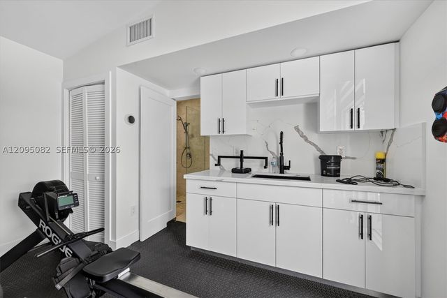 6750 SW 74th St, South Miami, FL 33143
