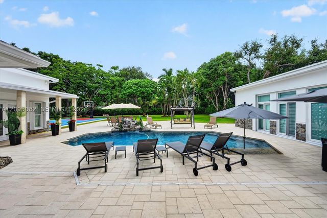 6750 SW 74th St, South Miami, FL 33143