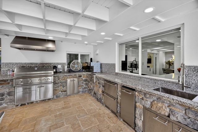 6750 SW 74th St, South Miami, FL 33143