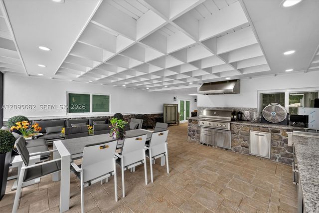 6750 SW 74th St, South Miami, FL 33143