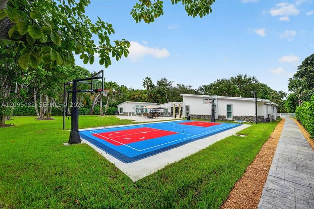 6750 SW 74th St, South Miami, FL 33143