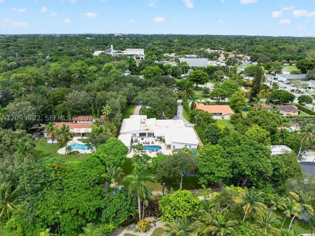 6750 SW 74th St, South Miami, FL 33143