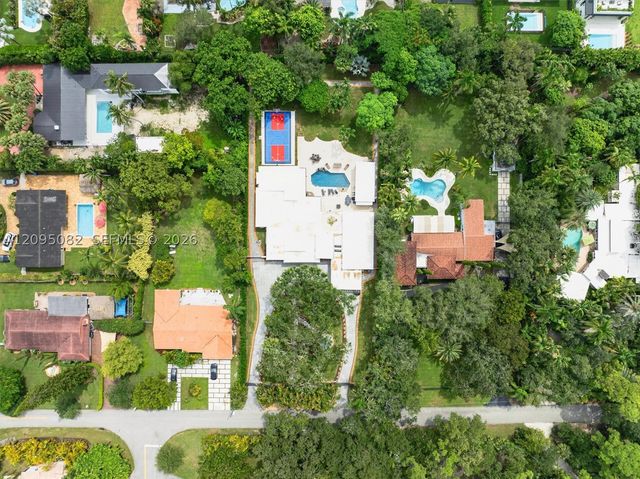 6750 SW 74th St, South Miami, FL 33143