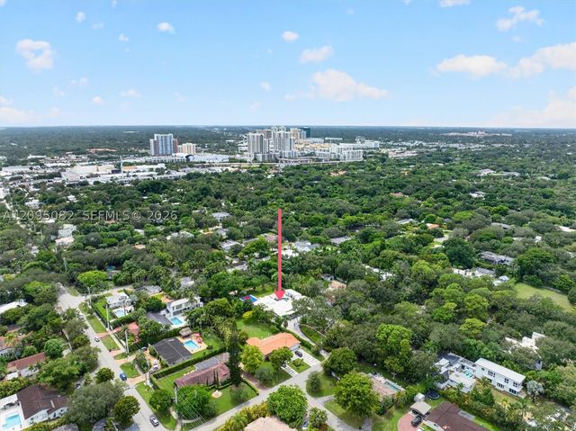 6750 SW 74th St, South Miami, FL 33143