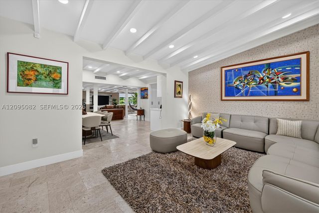 6750 SW 74th St, South Miami, FL 33143