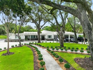 6750 SW 74th St, South Miami, FL 33143