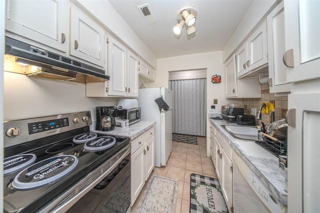 30078 W 12 Mile Road 99, Farmington Hills, MI 48334