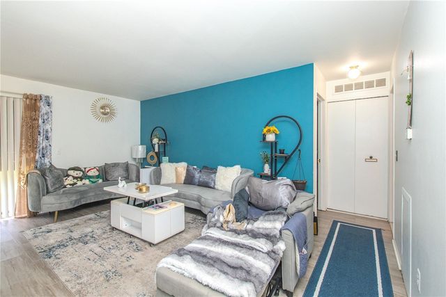 30078 W 12 Mile Road 99, Farmington Hills, MI 48334