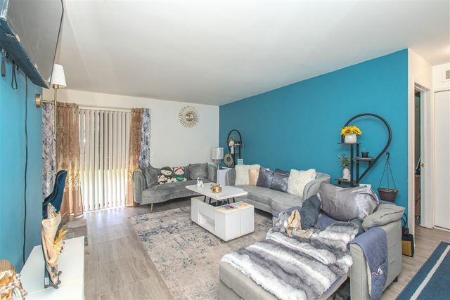 30078 W 12 Mile Road 99, Farmington Hills, MI 48334