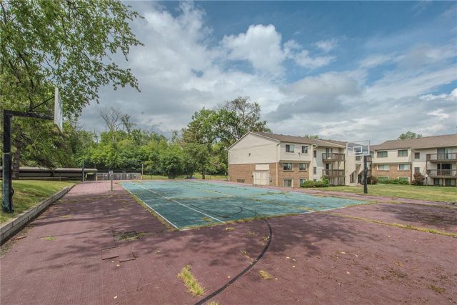 30078 W 12 Mile Road 99, Farmington Hills, MI 48334