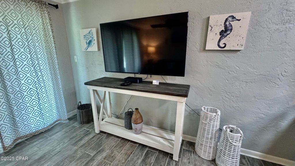 Image 14 of property listing at 8727 Thomas Drive D5, Panama City Beach, FL 32408