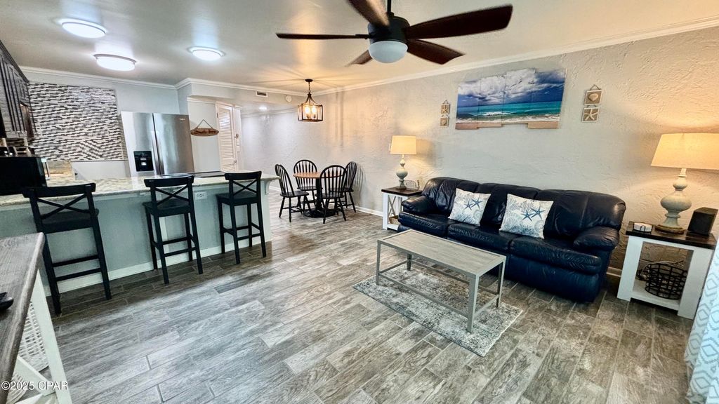 Image 16 of property listing at 8727 Thomas Drive D5, Panama City Beach, FL 32408