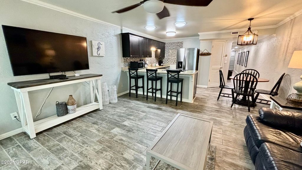 Image 17 of property listing at 8727 Thomas Drive D5, Panama City Beach, FL 32408