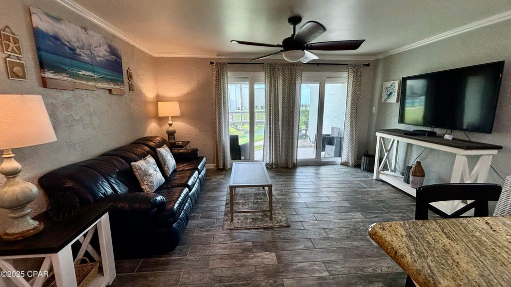 Image 18 of property listing at 8727 Thomas Drive D5, Panama City Beach, FL 32408