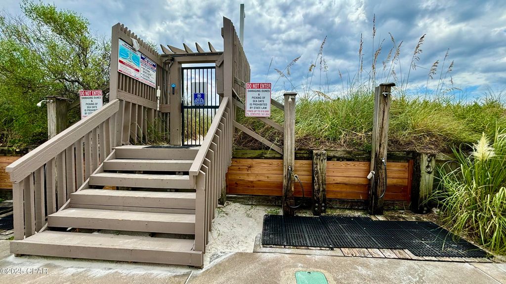 Image 42 of property listing at 8727 Thomas Drive D5, Panama City Beach, FL 32408