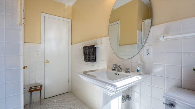 2014 NEWMAN STREET, Orlando, FL 32803