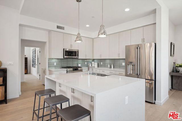 1746 Garfield Place 203, Los Angeles, CA 90028