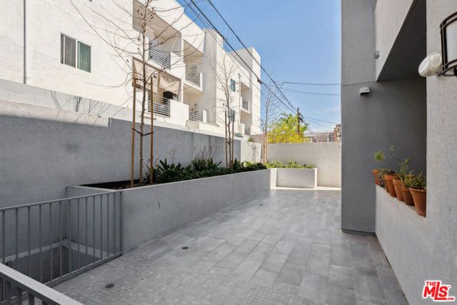 1746 Garfield Place 203, Los Angeles, CA 90028