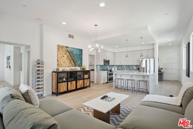 1746 Garfield Place 203, Los Angeles, CA 90028