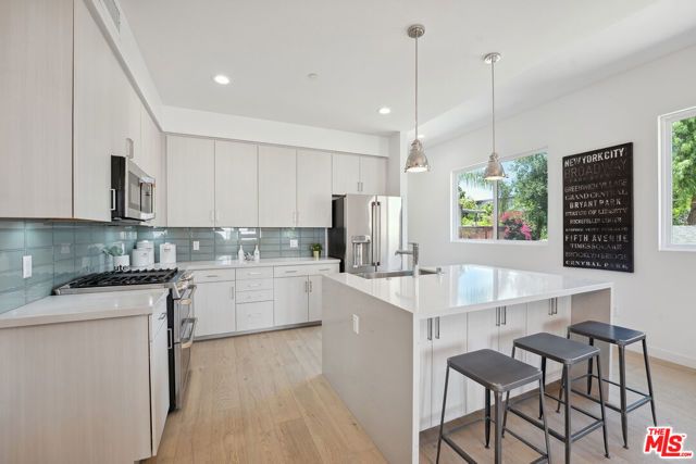 1746 Garfield Place 203, Los Angeles, CA 90028