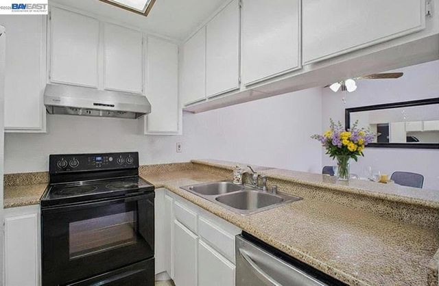 165 Aurora Plz, Union City, CA 94587