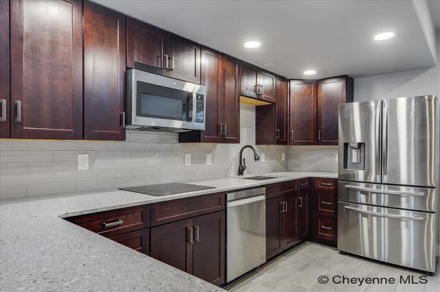 5612 OPAL DR, Cheyenne, WY 82009