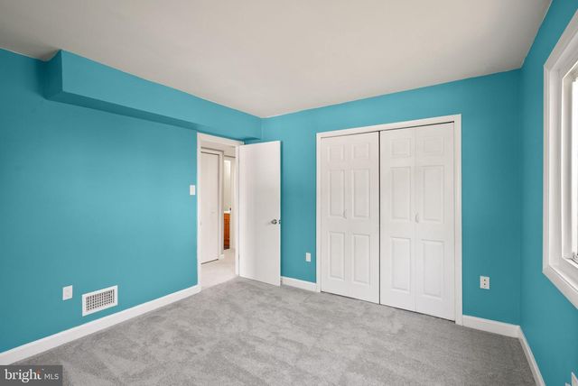 142 N COTTAGE RD, Sterling, VA 20164