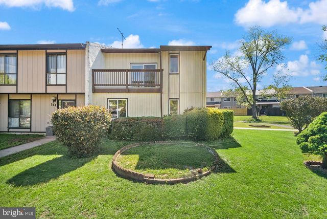 142 N COTTAGE RD, Sterling, VA 20164