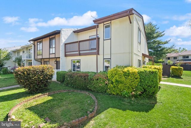142 N COTTAGE RD, Sterling, VA 20164