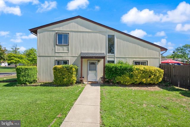 142 N COTTAGE RD, Sterling, VA 20164