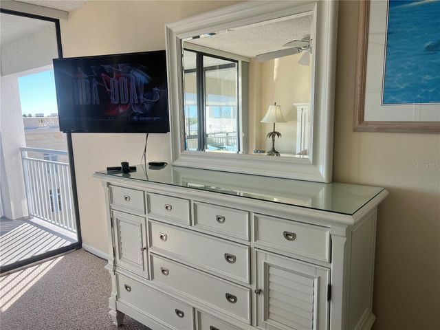 1001 POINT OF ROCKS ROAD 609, Sarasota, FL 34242