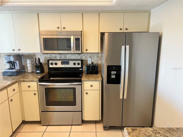 1001 POINT OF ROCKS ROAD 609, Sarasota, FL 34242